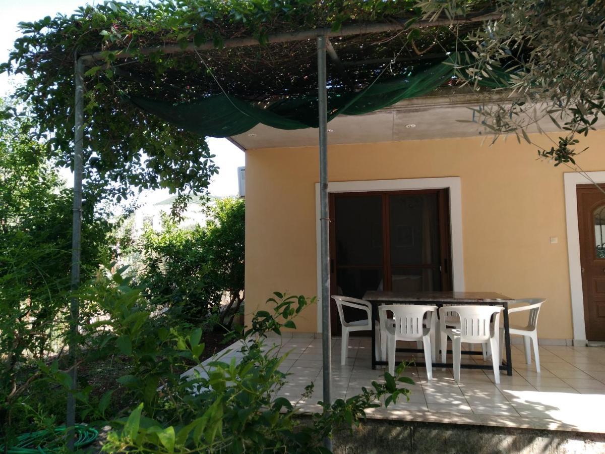 Tsoukaládhes Lefkas House With Garden 빌라 외부 사진
