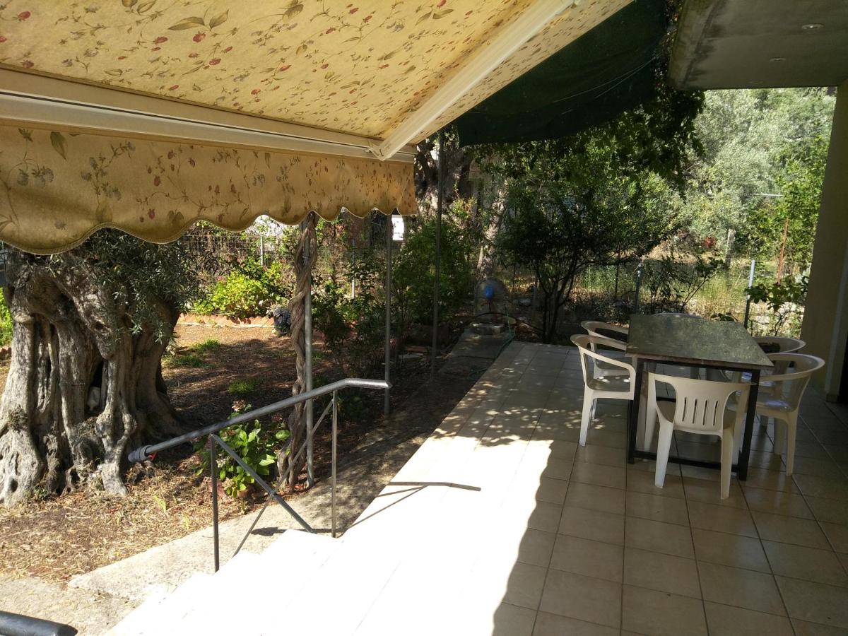 Tsoukaládhes Lefkas House With Garden 빌라 외부 사진