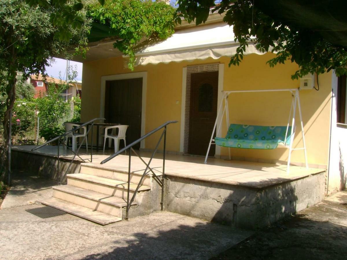 Tsoukaládhes Lefkas House With Garden 빌라 외부 사진